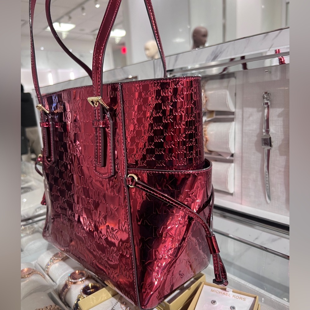 NWT MICHAEL KORS cherry Voyager Large Patent Logo Debossed Tote Bag - Picture 5 of 12